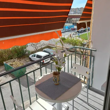 Station Parking Terrace With Sun Apartment